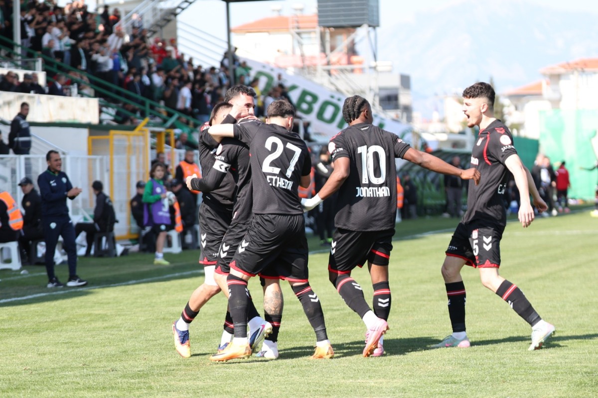 Sivasspor'dan deplasmanda 3 puan!